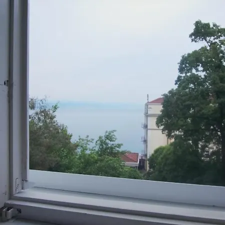 Bigeste - Free Parking - 2 Minute Walk To The - Superfast Wifi