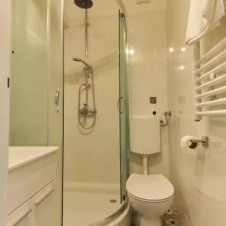 Bigeste - Free Parking - 2 Minute Walk To The - Superfast Wifi Opatija