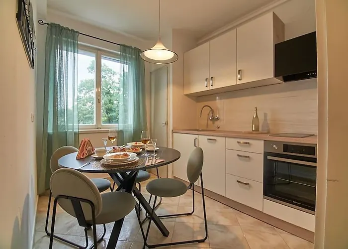 Bigeste - Free Parking - 2 Minute Walk To The - Superfast Wifi Apartamento