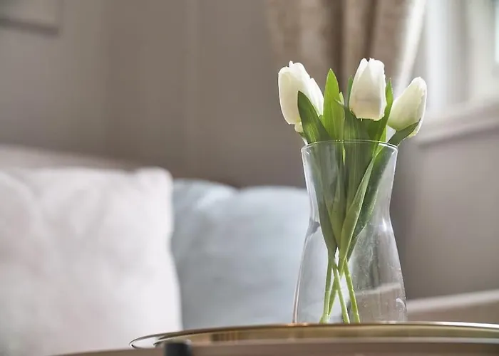 Bigeste - Free Parking - 2 Minute Walk To The - Superfast Wifi アパート