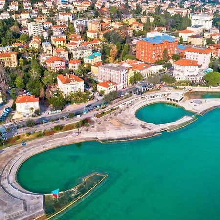 Bigeste - Free Parking - 2 Minute Walk To The - Superfast Wifi *