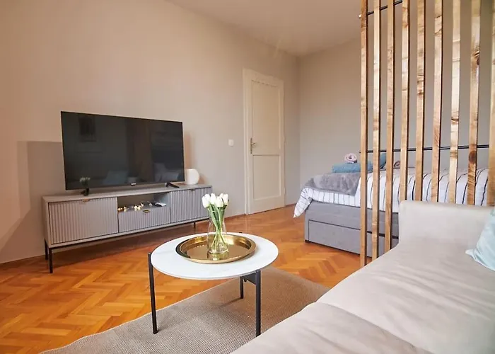 Daire Bigeste - Free Parking - 2 Minute Walk To The - Superfast Wifi